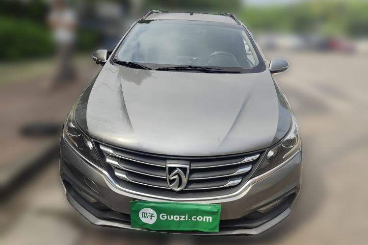Used Baojun 310W 2017 1.5L Manual Fashion Model China V
