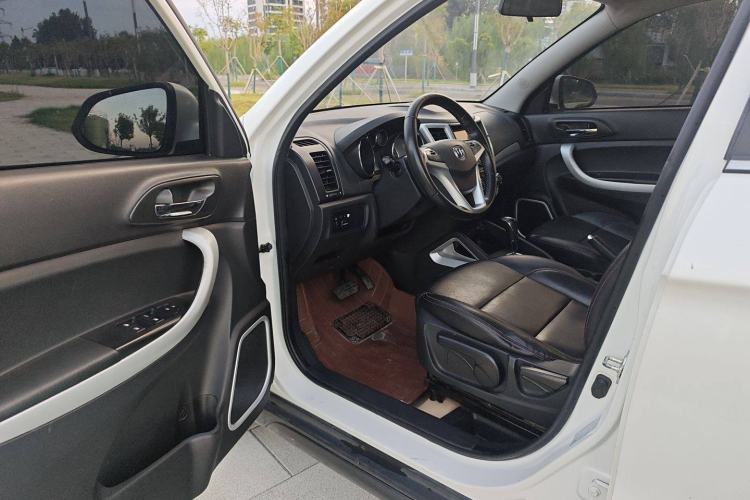 Used Changan CS35 2015 1.6L Automatic Luxury Model China IV Standard
