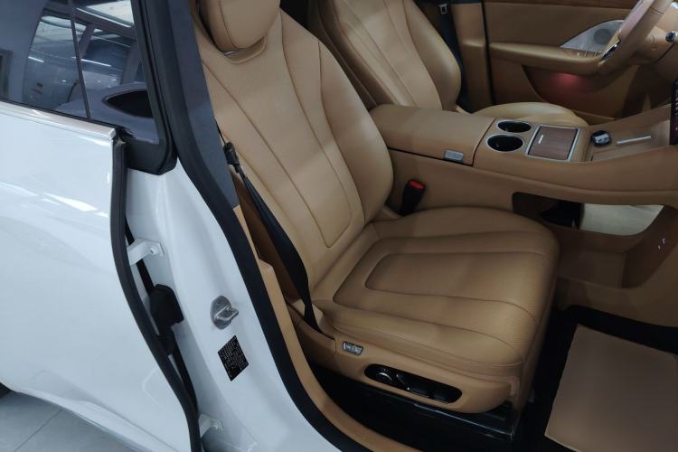 Used Hima Luxeed R7 2024 All-Electric 736 km Ultra Right Front Seat