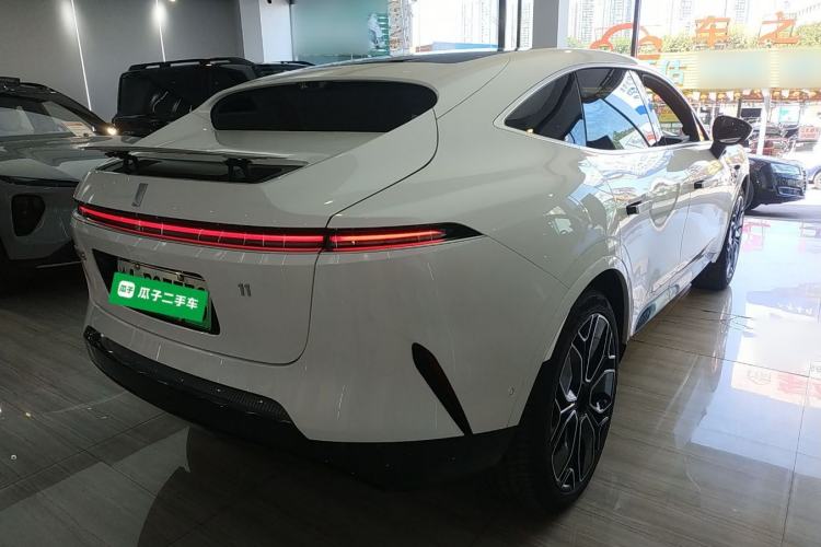 Used Avatr 11 2022 Long-Range Dual-Motor Luxury Edition 5 Seats
