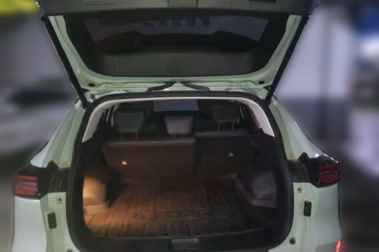 Used Dongfeng Aeolus Huge 2022 Mach Dual-Motor 1.5T MHD Dare-to-Dream Edition Trunk