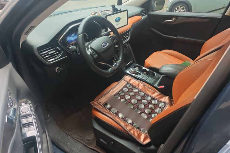 Used Ford Escape 2020 EcoBoost 245 Two-Wheel-Drive Titanium Edition
