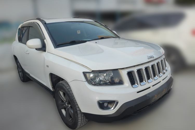 Used Jeep Compass 2014 Revised Version 2.4L Four-Wheel Drive Comfort Edition Front Right 45 Deg