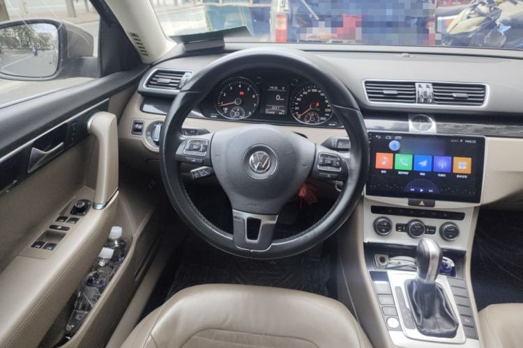 Used Volkswagen Magotan 2015 Facelift 1.8TSI Luxury Model Steering Wheel