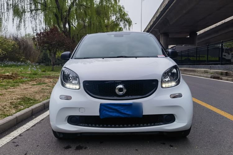 Used smart fortwo 2015 1.0L 52 kW Hardtop Passion Edition Exterior 3