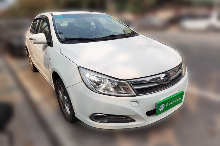 Used BYD Surui 2014 1.5L Manual Luxury Model Front Right 45 Deg