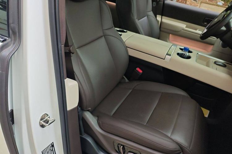 Used Li Auto MEGA 2024 Ultra Model
