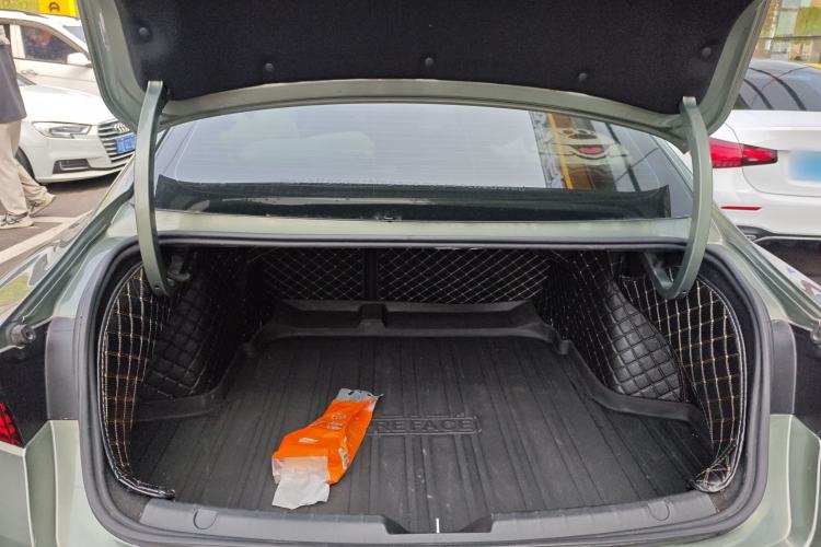 Used Geely Auto Preface 2023 1.5TD Fuyao Version Trunk