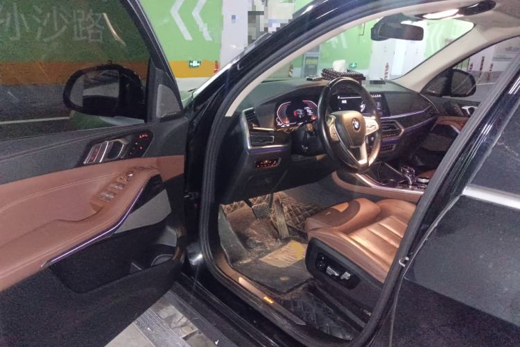 Used BMW X7 2019 xDrive40i Luxury Package with Leading Features