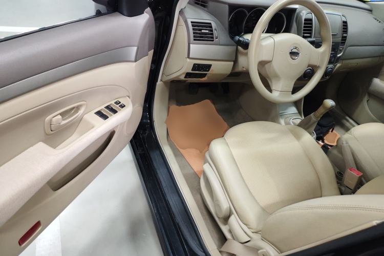 Used Nissan Sylphy 2016 Classic 1.6XE Manual Leading Edition Driver Seat