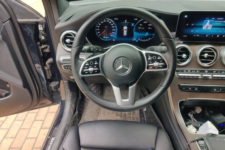 Used Mercedes-Benz GLC 2021 GLC 260 L 4MATIC Luxury Model Steering Wheel
