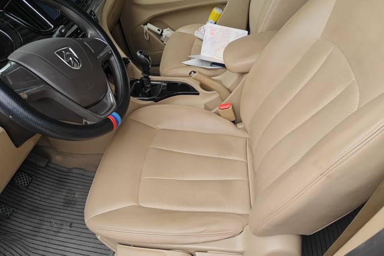 Used Baojun 730 2016 1.5T Manual Comfort Version 7 Seats