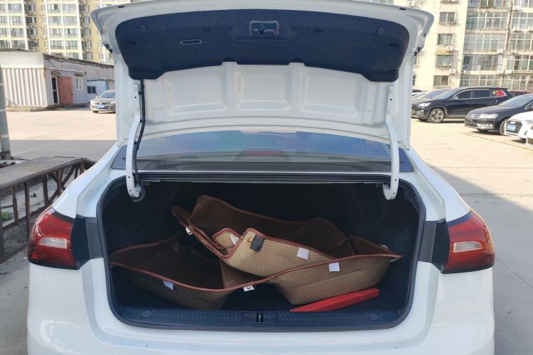 Used Roewe 360 2018 PLUS 1.5L Automatic Luxury Edition Trunk