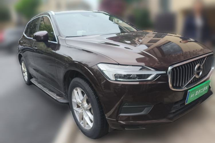 Used Volvo XC60 2019 T5 4x4 Smart Edition China V Standard Front Right 45 Deg