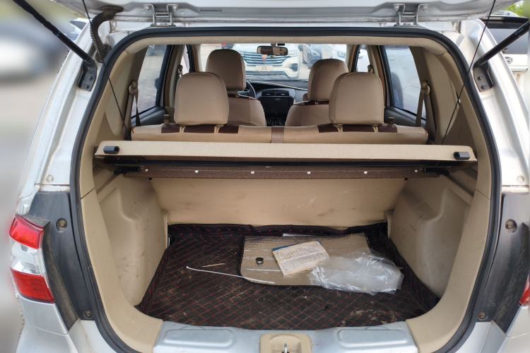 Used Nissan Livina 2013 1.6XE Manual Comfort Edition