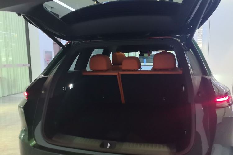 Used Li Auto L6 2025 Pro Smart Refresh Edition Trunk