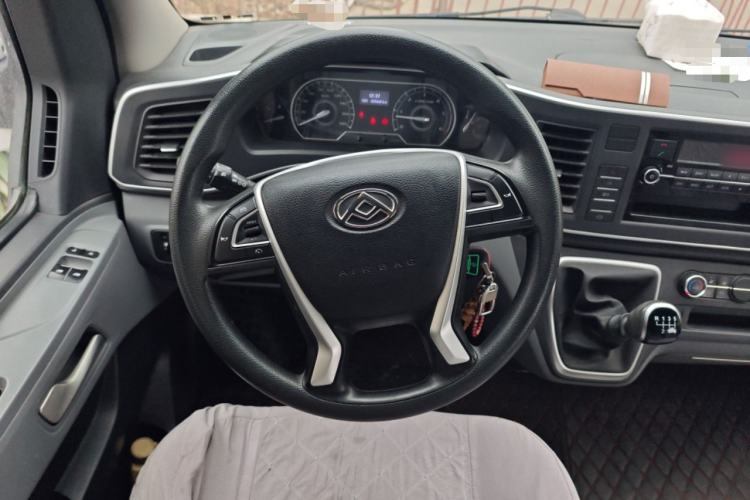 Used SAIC MAXUS Xintu V80 2021 2.0T PLUS Manual All-Around King Short Wheelbase Mid-Roof Variant—5/6/7/8/9-Seater