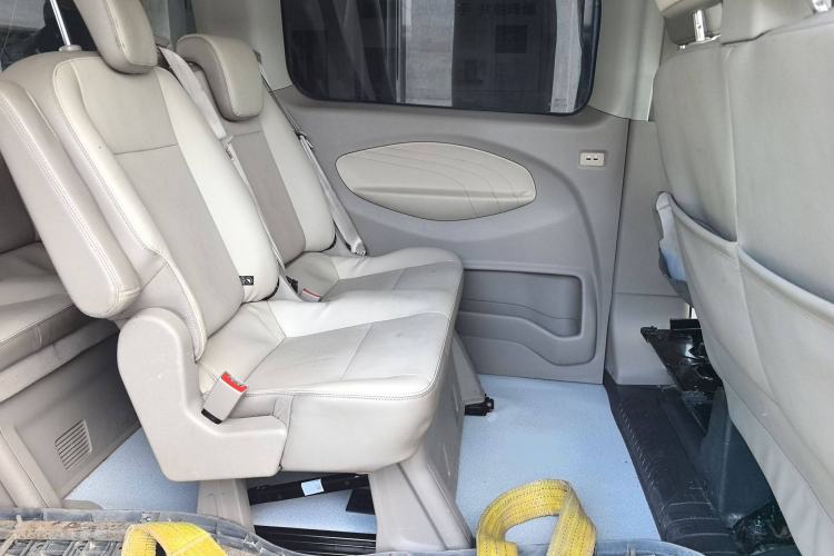 Used Ford Transit 2019 2.0T Diesel Commercial & Travel Short Wheelbase Low-Roof 8-Seater China VI
