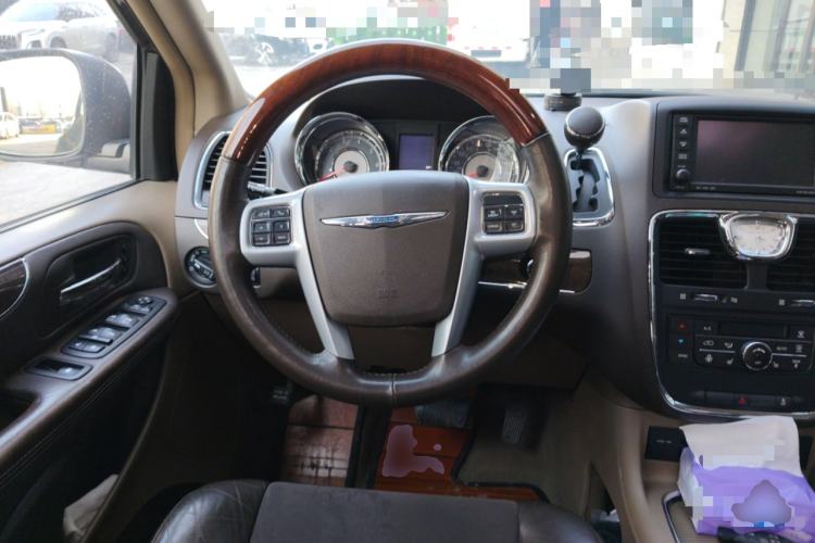 Used Chrysler Grand Voyager 2013 3.6L Luxury Edition