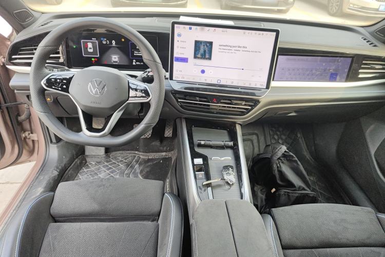 Used Volkswagen Passat 2025 Pro 380TSI Starry Dragon Luxury Edition
