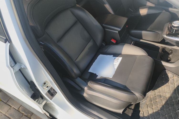 Used MG 4 EV 2022 425 km Luxury Edition Right Front Seat