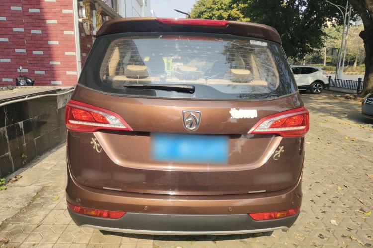 Used Baojun 730 2017 1.5T Manual Fashion Version 7 Seats China V Emission Standard
