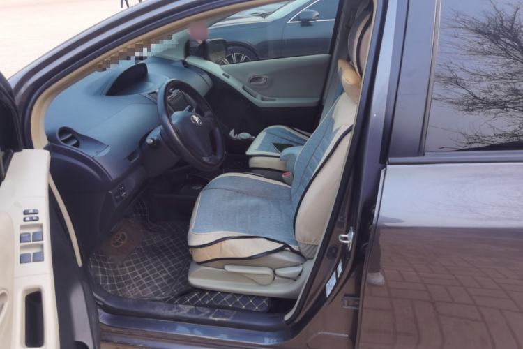 Used Toyota Yaris 2011 1.6E Automatic Charm Edition Left Front Seat