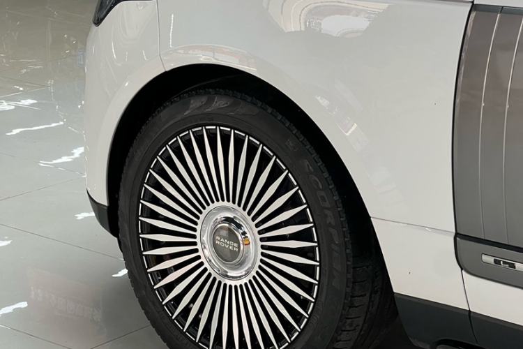 Used Land Rover Range 2021 3.0 L6 Century Extended Classic Edition