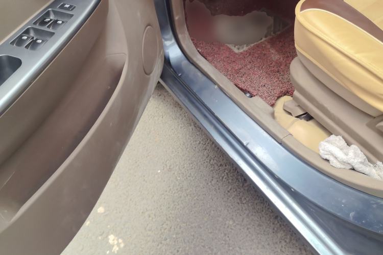 Used Wuling Hongguang 2014 1.2L Standard Model China IV
