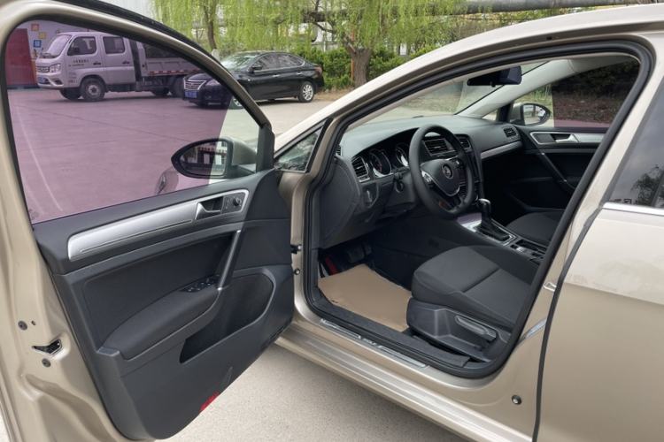 Used Volkswagen Golf 2019 200TSI DSG Comfort & Ambition Edition China VI Standard Interior 6