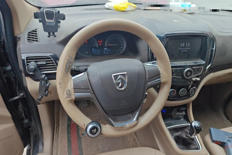 Used Baojun 730 2014 1.5L manual Comfort version 7 seats
