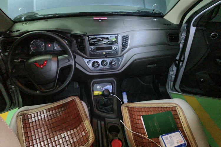 Used Wuling Hongguang V 2022 1.5L Jingqu Version Hydraulic Power Steering LAR