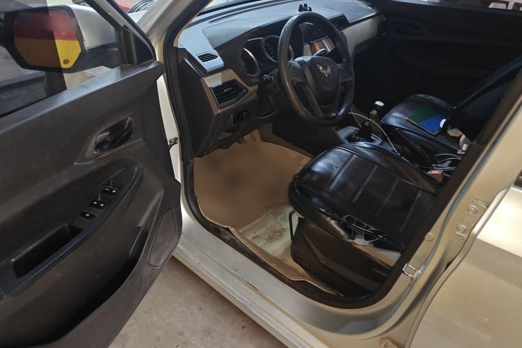 Used Wuling Hongguang 2018 1.5L S Standard Version L2B Driver Seat