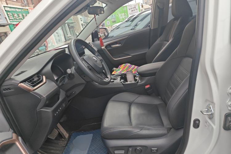 Used Toyota Wildlander 2024 Dual-Motor 2.5L E-CVT All-Wheel Drive Luxury PLUS Edition Left Front Seat