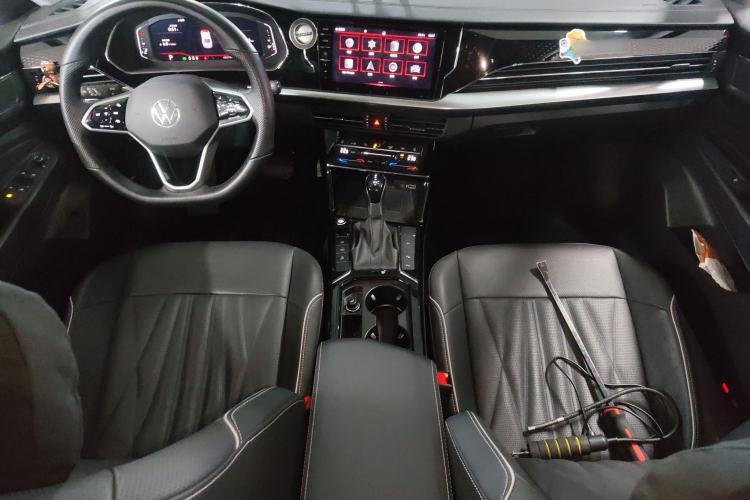 Used Volkswagen Passat 2022 330TSI Starry Luxury Edition Center Console