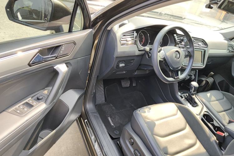 Used Volkswagen Tiguan L 2019 330TSI Automatic Two-Wheel Drive Panoramic Comfort Edition China V Standard
