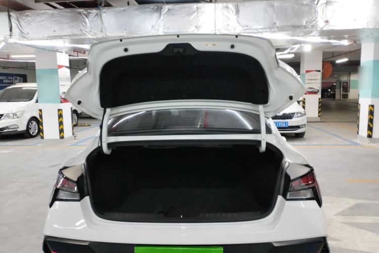 Used Hyundai Elantra 2023 1.5L CVT LUX Prestige Edition Trunk