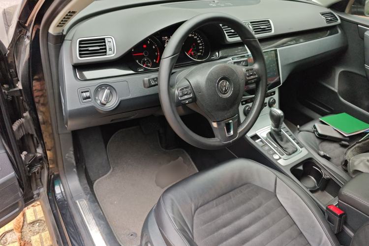 Used Volkswagen Magotan 2015 Facelift 1.8TSI Luxury Model Center Console