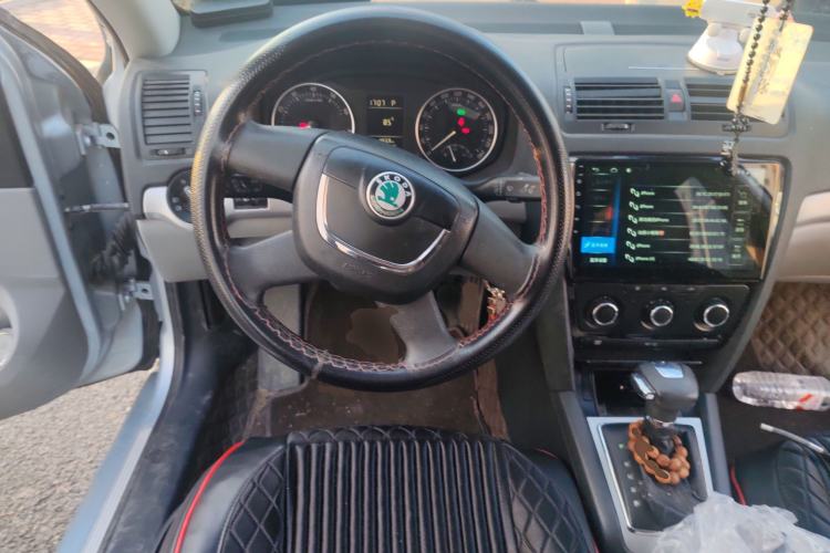 Used Skoda Octavia 2013 1.6L Fifth Anniversary Limited Edition
