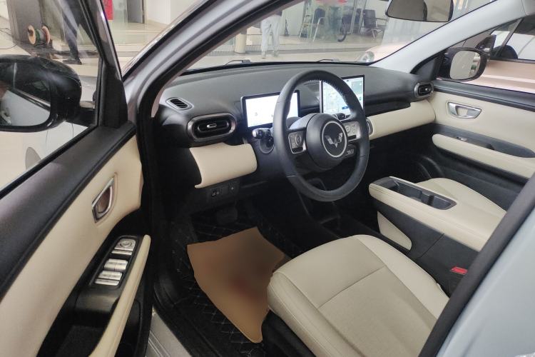 Used Wuling Bingo PLUS 2024 510 km Flagship Edition Four-Seater Version Driver Seat