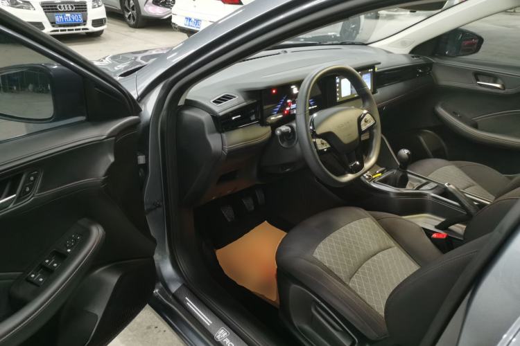 Used Roewe i5 2023 1.5L Manual Comfort Edition Driver Seat