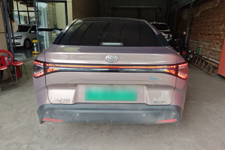 Used Toyota bZ3 2023 616 km Long-Range Premium
