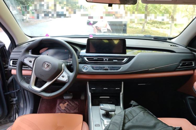 Used CHANGAN CS75 2023 Enjoy Edition 1.5T DCT Luxury Version Center Console