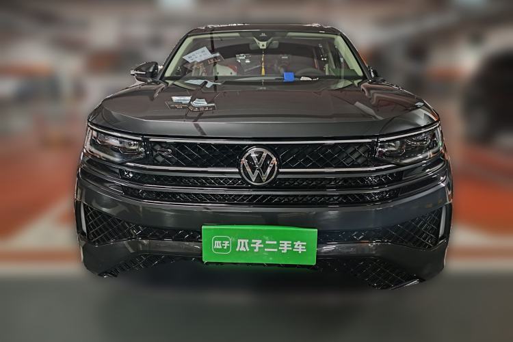 Used Volkswagen Tavendor 2024 380TSI All-Wheel-Drive R-Line Cruise Premium Edition Front