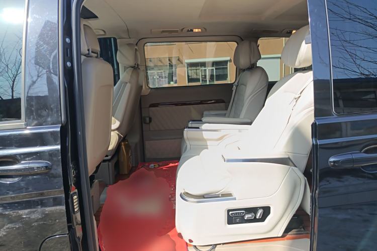 Used Mercedes-Benz Viano 2013 3.0L Hospitality Edition
