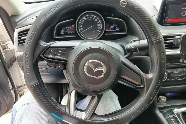 Used Mazda 3 Axela 2017 Sedan 1.5L Automatic Luxury Model Emission Standard China V Steering Wheel
