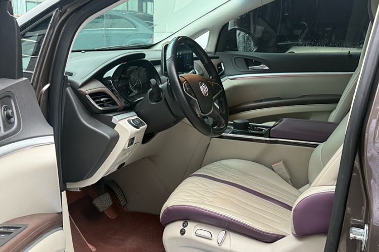 Used Buick GL8 2023 Land Executive Class Smart Enjoyment Model
