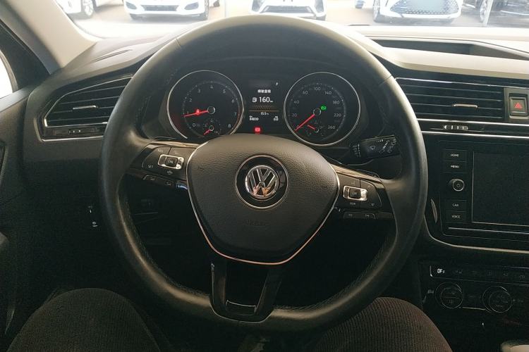 Used Volkswagen Tiguan L 2019 330TSI Automatic Two-Wheel Drive Smart Luxury Version China V Emission Standard