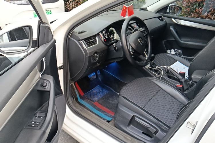 Used Skoda Octavia 2020 TSI230 DSG SmartDrive Luxury Edition Driver Seat