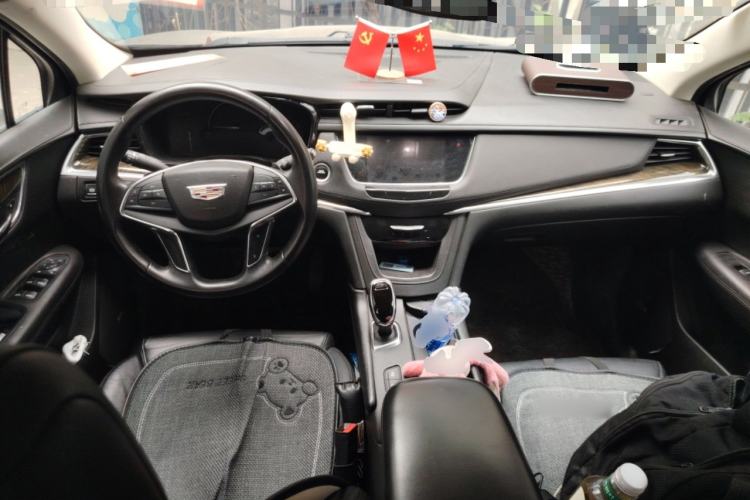 Used Cadillac XT5 2016 25T Luxury Model Center Console